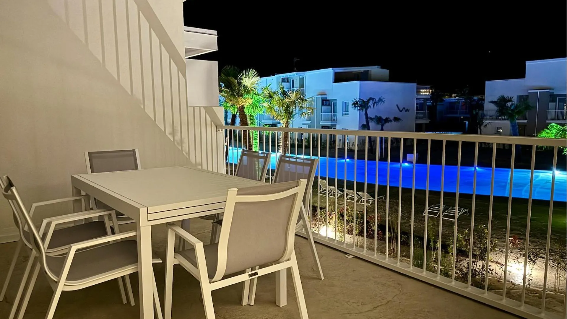 Residence Wave Island - Carraro Immobiliare Jesolo- Family Apartments לידו די ג'סולו